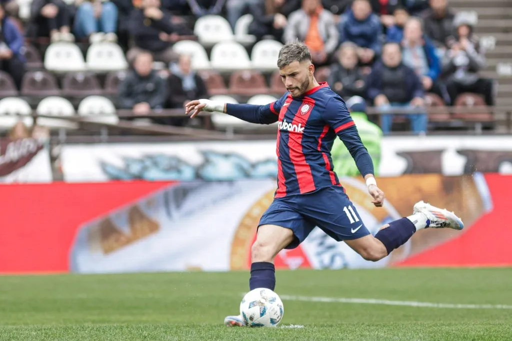 Iván Leguizamón, do San Lorenzo, está na mira do Corinthians e do Inter Miami, de Lionel Messi – Foto: IMAGO