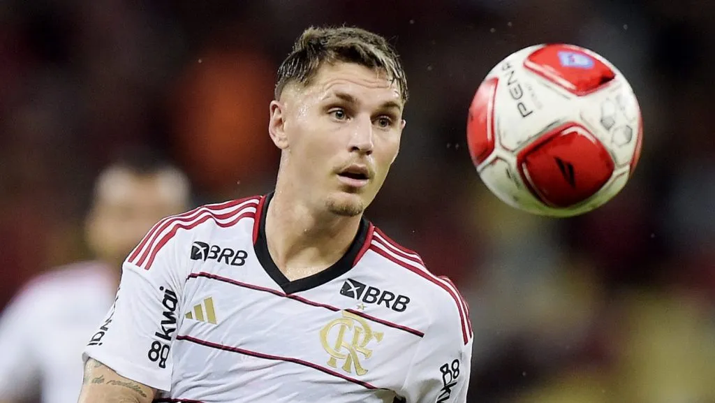 Varela em jogo pelo Flamengo x Fluminense. Foto: Alexandre Loureiro/AGIF