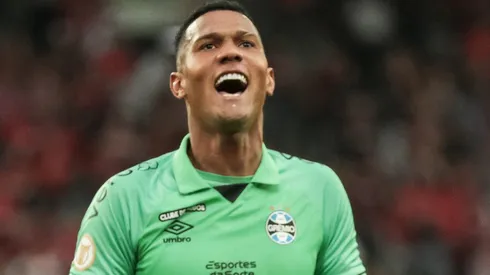 Adriel ainda pertence ao Grêmio