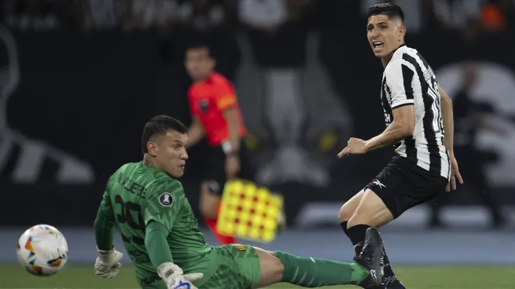 Savarino choca o mundo do futebol em Botafogo x Peñarol