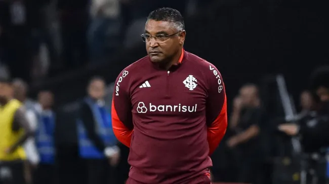 Roger Machado defendeu Thiago Maia. Photo: Roberto Casimiro/Fotoarena