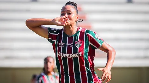 Nathália Branco, jogadora do Fluminense celebra seu gol contra o Pérola Negras no Campeonato Carioca Feminino