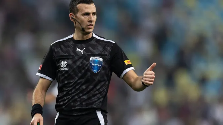 Árbitro Andres Matonte. Foto: Ruano Carneiro