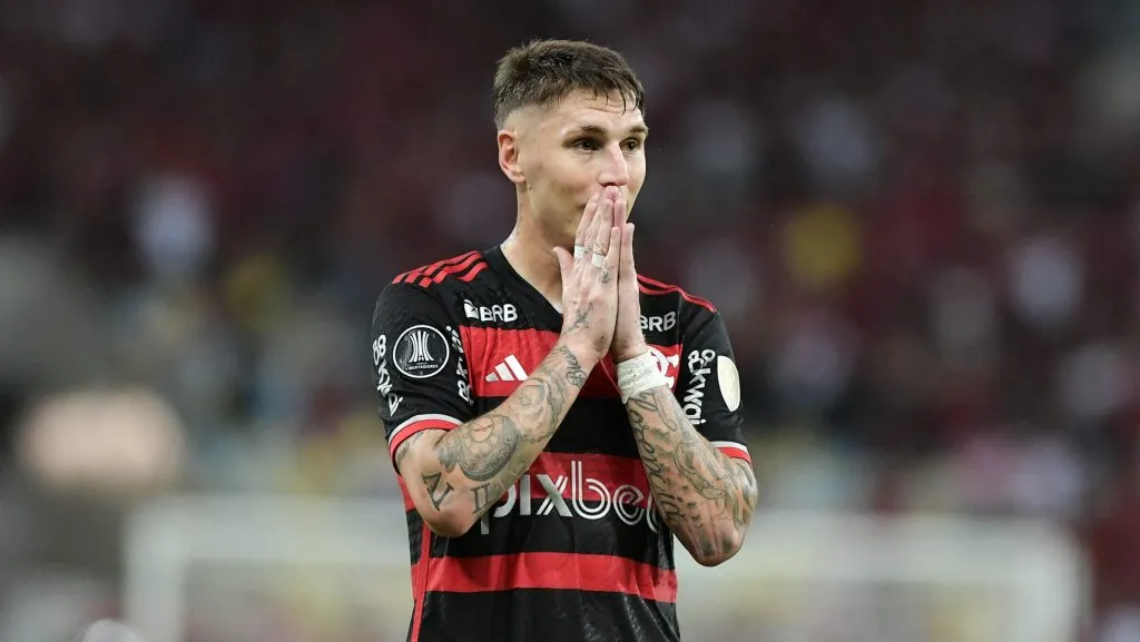 Varela, em jogo do Flamengo