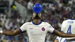 Christopher Nkunku comemora gol pelo Chelsea em partida da UEFA Conference League diante do Servette. (Photo by Pier Marco Tacca/Getty Images)