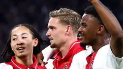 Kenneth Taylor comemora gol pelo Ajax em partida da Europa League diante do Besiktas. (Photo by Dean Mouhtaropoulos/Getty Images)