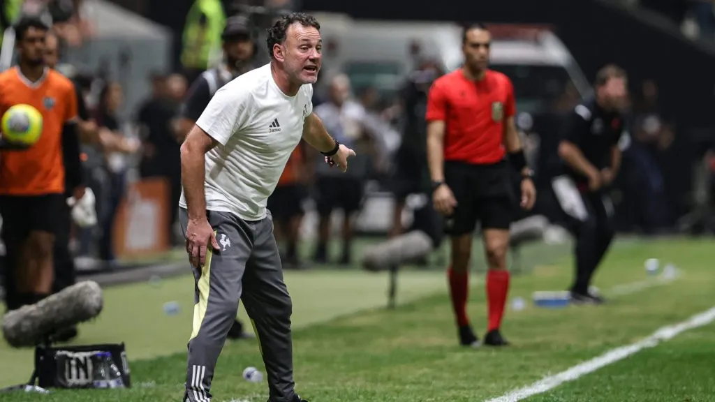 Milito projeta confronto decisivo contra River Plate – Foto: Gilson Lobo/AGIF