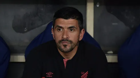 Lucho já foi rebaixado comandando o Ceará, em 2022. Foto: Thiago Ribeiro/AGIF