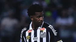 Gil zagueiro do Santos durante partida contra o Palmeiras no estadio Arena Allianz Parque pelo Campeonato Paulista 2024