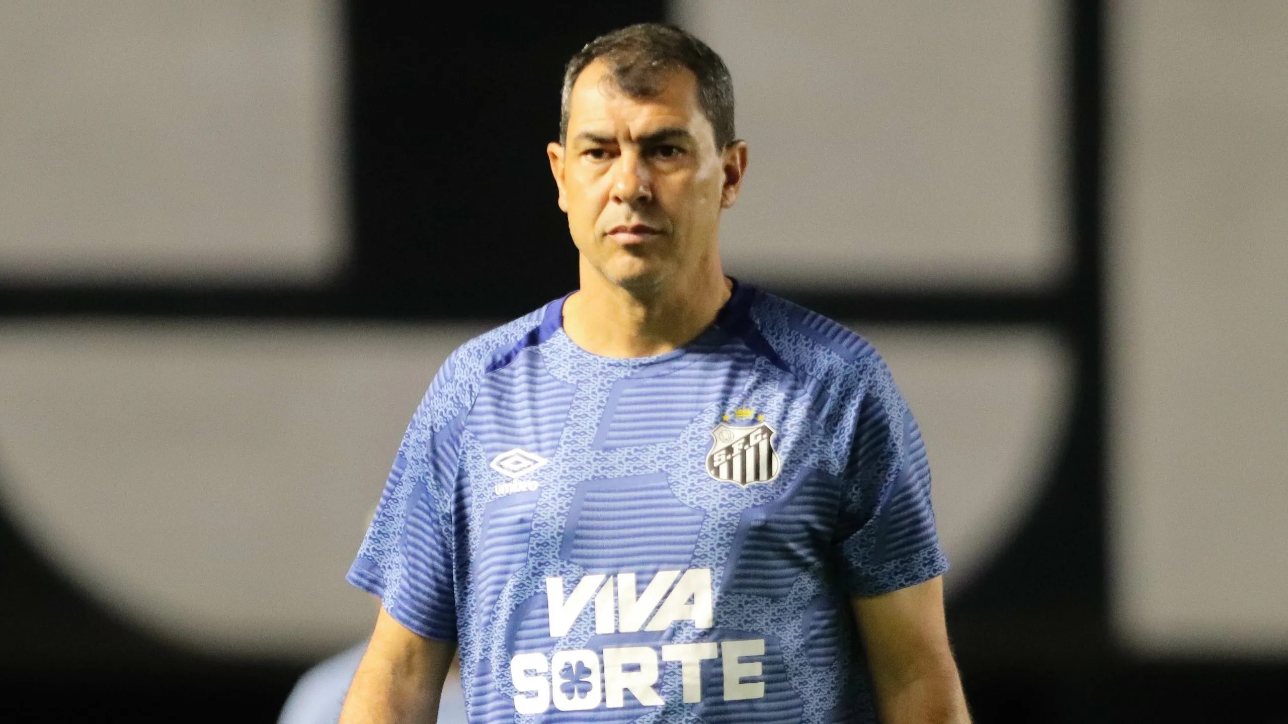 Mesmo com a vitória, Carille continua pressionado no cargo