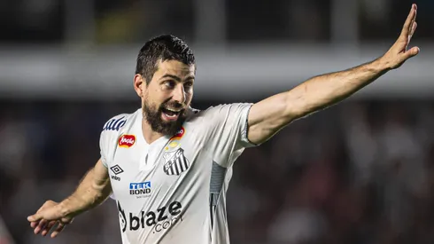 Luan Peres foi cortado de última hora no Santos e espantou a torcida