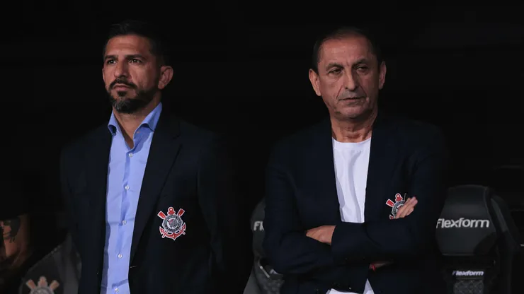 Ramón e Emiliano Díaz durante partida do Corinthians
