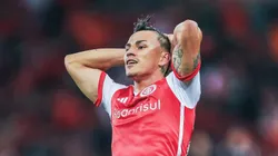 Alexsandro Bernabei é titular com Roger Machado.