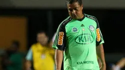 Bildnummer: 12106018 Datum: 11.12.2012 Copyright: imago/Fotoarena O jogador Tonhao da S.E. Palmeiras 1999 durante partida de despedida do goleiro Marcos do Palmeiras, intitulada Amem Marcos, ampara o jogador Edilso da selecao brasileira de 2002 no estadio Paulo Machado de Carvalho (Pacaembu). Sao Paulo / SP, Brasil - 11/12/2012. x(5)xCesarxGrecox/xFotoarenax PUBLICATIONxNOTxINxBRA; Fussball Brasilien Abschiedsspiel xcb x1x 2012 hoch Image number 12106018 date 11 12 2012 Copyright imago o jogador there s E Palmeiras 1999 Durante de Despedida Do Goleiro Marcos Do Palmeiras Marcos o jogador there Selecao Brasileira de 2002 no Estadio Paulo Machado de Carvalho Pacaembu Sao Paulo SP Brasil 11 12 2012 X 5 xCesarxGrecox xFotoarenax PUBLICATIONxNOTxINxBRA Football Brazil Farewell Game x1x 2012 vertical