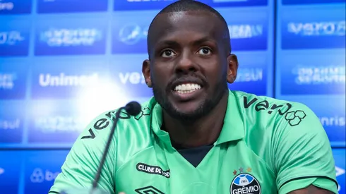 Caíque, goleiro do Grêmio, se envolve em polêmica no Gre-Nal