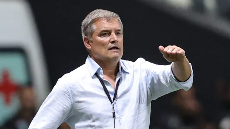 Aguirre aponta favoritismo do Botafogo na Libertadores