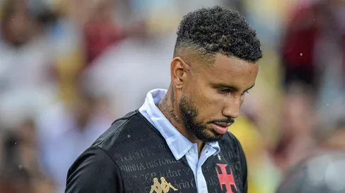 Jair desfalcará o Vasco no clássico - Foto: Thiago Ribeiro/AGIF