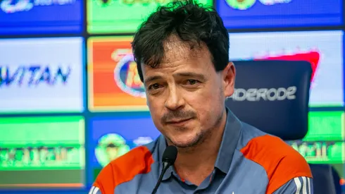 Fernando Diniz durante sua apresentação oficial como técnico do Cruzeiro em coletiva de imprensa realizada no CT Toca II. Foto: Fernando Moreno/AGIF