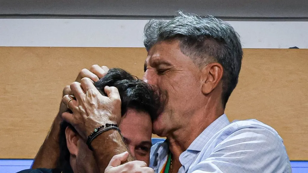 Foto: Maxi Franzoi/AGIF  Alberto Guerra sofre grande pressão pela troca no comando técnico.