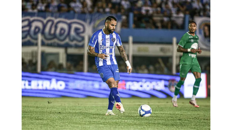 Paysandu recebe o Coritiba pela 33ª rodada.