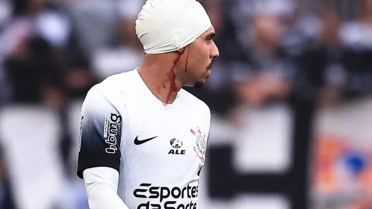SP - SAO PAULO - 20/10/2024 - COPA DO BRASIL 2024, CORINTHIANS X FLAMENGO - Matheuzinho jogador do Corinthians durante partida contra o Flamengo no estadio Arena Corinthians pelo campeonato Copa Do Brasil 2024. Foto: Ettore Chiereguini/AGIF