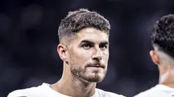 Pedro Raul comemorando gol pelo Alvinegro.