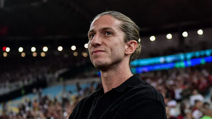 Filipe Luis ajuda e Flamengo vai vender campeão da Libertadores em janeiro 