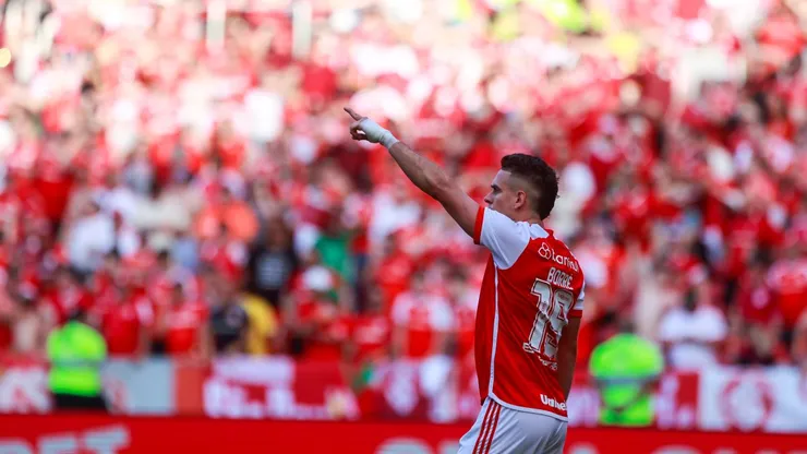 Borré jogador do Internacional comemora seu gol durante partida contra o Grêmio no Estádio Beira-Rio pelo Campeonato Brasileiro A 2024. Foto: Luiz Erbes/AGIF