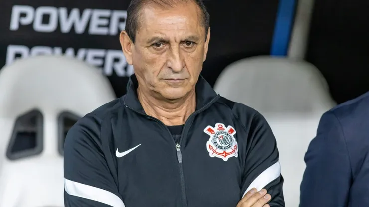 Ramón Díaz aprova saída e meia está de malas prontas para deixar o Corinthians 