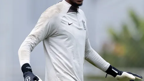 Hugo Souza já fechou sua situação futura com o Timão - Foto: Agência Corinthians - Rodrigo Coca