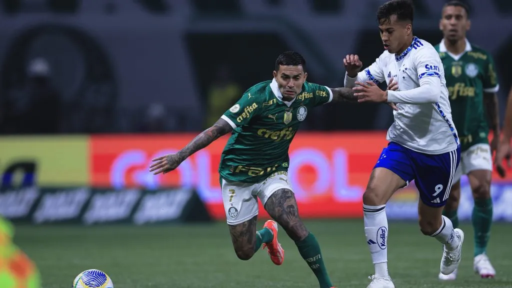 Dudu em duelo contra o Cruzeiro, quando completou 200 jogos no Allianz Parque. Foto: Ettore Chiereguini/AGIF