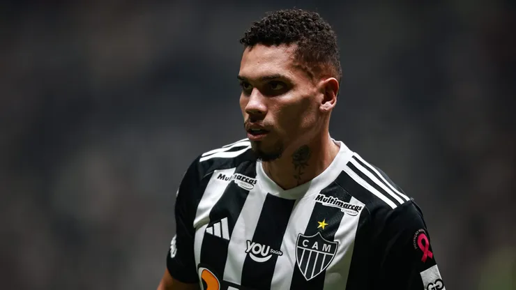 Paulinho, jogador do Atlético-MG, durante partida contra o Grêmio no estádio Arena MRV pelo Brasileirão