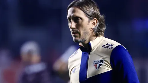 Zubeldía barra jogador de R$ 13 milhões e São Paulo estuda rescisão