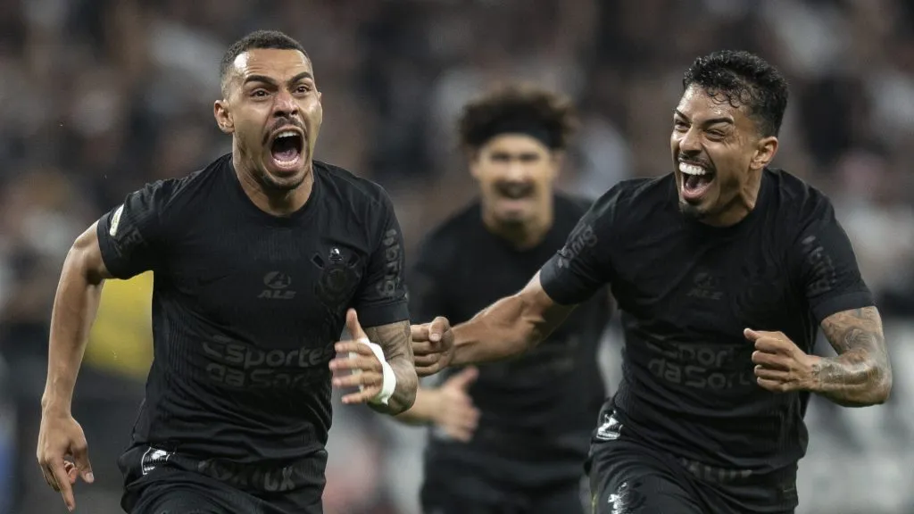 Bidu e Matheuzinho - Foto: Anderson Romão/AGIF.