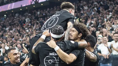 Corinthians vence Athletico-PR por 5 a 2. Foto: Anderson Romão/AGIF