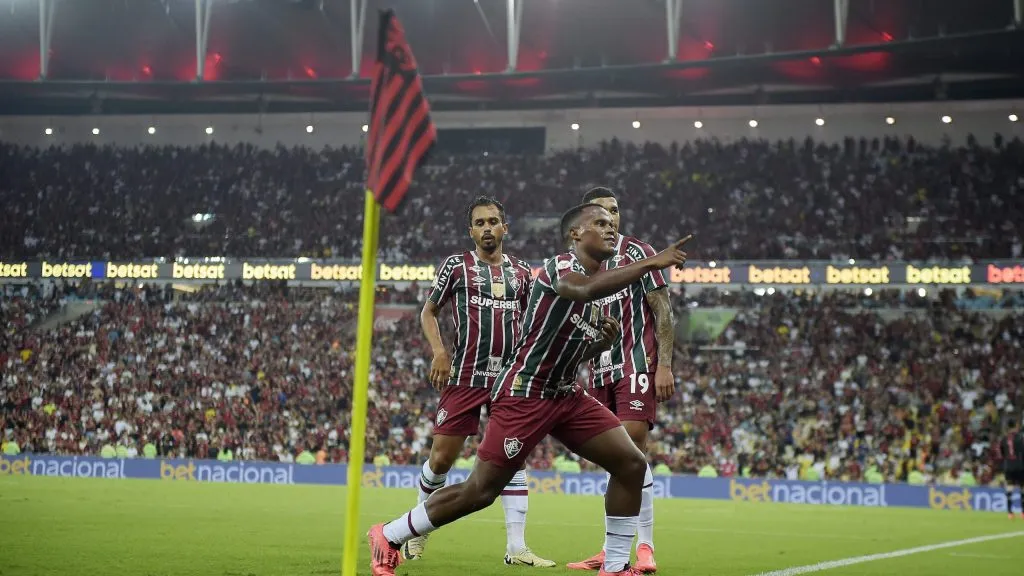 Arias durante comemoração no gol marcado no clássico contra o Flamengo – Foto: Alexandre Loureiro/AGIF