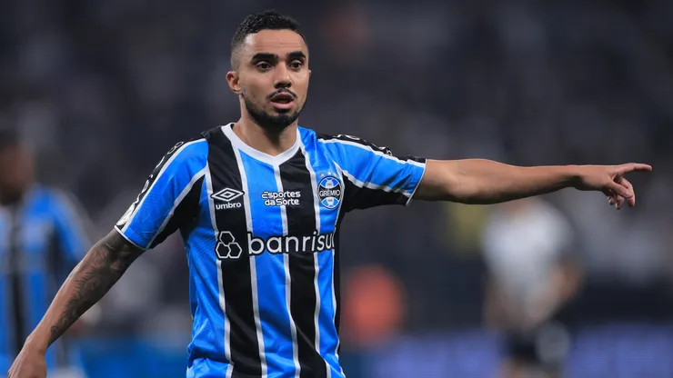 Jogador pode ser improvisado por Renato.
