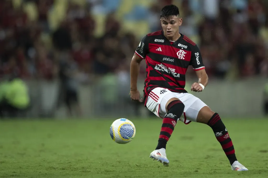 Alcaraz em campo pelo Flamengo Foto: Jorge Rodrigues/AGIF