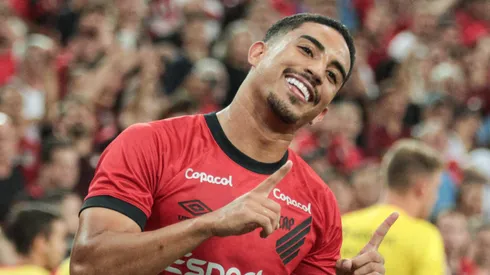 Cruzeiro e Palmeiras disputam o meia – Foto: Robson Mafra/AGIF.