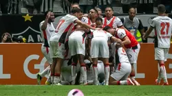 Vitória e Bragantino se enfrentam pela 30ª rodada.