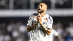 Guilherme celebra fim de jejum, mas lamenta derrota do Santos