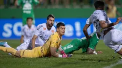 Defesa do Santos na Série B. Foto: Liamara Polli/AGIF