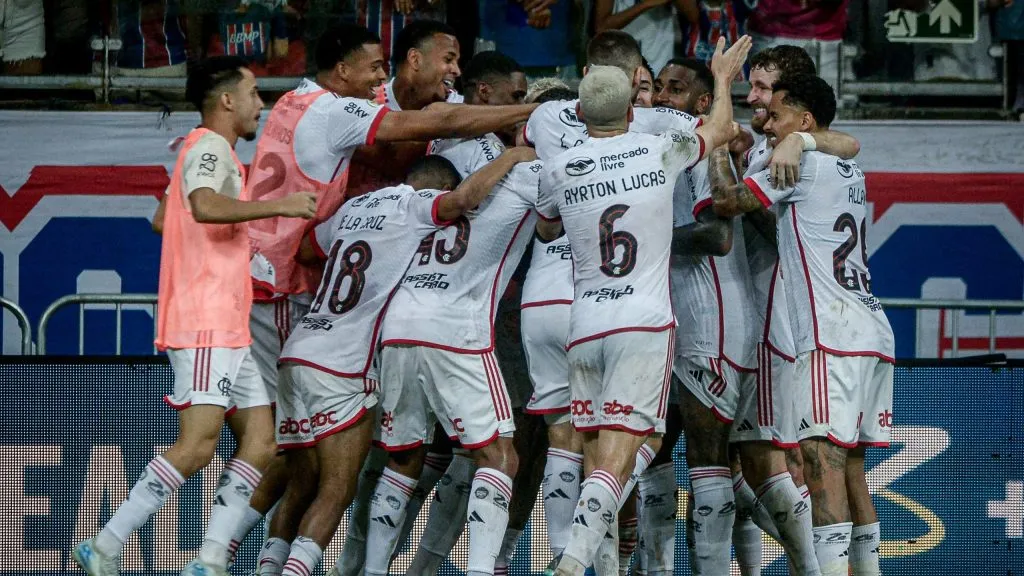 Ataque do Flamengo em vitória contra o Bahia na Série A. Foto: Jhony Pinho/AGIF