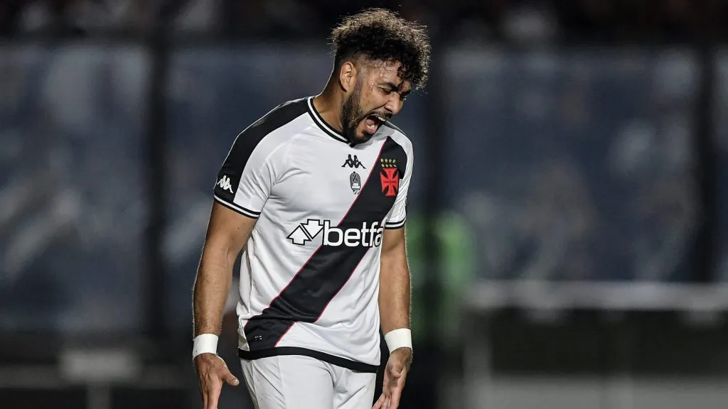 Payet não escondeu o incomodo com o resultado em campo – Foto: Thiago Ribeiro/AGIF