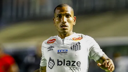Otero descontou para o Santos na derrota contra a Chapecoense na Série B