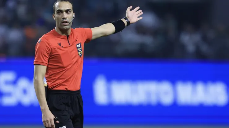 Árbitro Davi de Oliveira Lacerda. Foto: Marcello Zambrana/AGIF