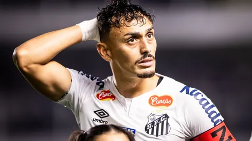 Jogador se considera feliz no clube - Foto: Abner Dourado/AGIF.