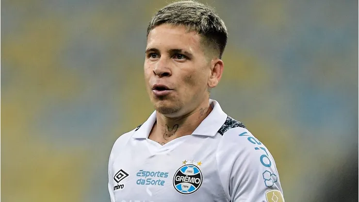 Soteldo durante partida entre Grêmio e Fluminense, pela Libertadores.