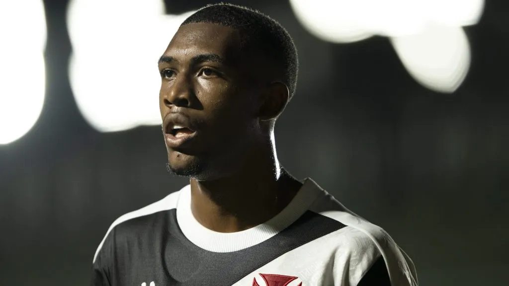 Vasco recebeu sondagens por Rayan - Foto: Jorge Rodrigues/AGIF.