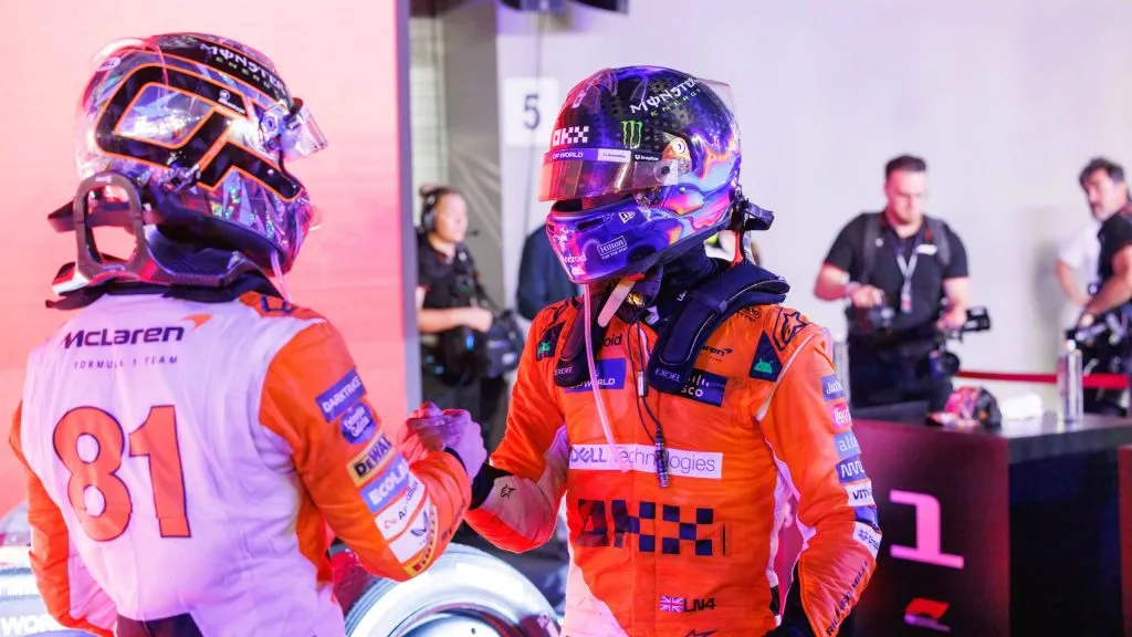 Lando Norris e Oscar Piastri no GP de Singapura (IMAGO / ZUMA Press Wire)